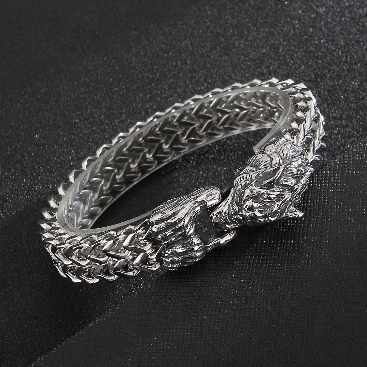 Wolf Head Animal Punk Men Bracelet Viking Retro Stainless Steel Wristband Charm Trendy Mesh Chain Bangle Jewelry