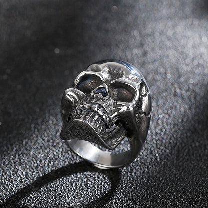 Gothic Cracked Skull Heavy Signet Ring